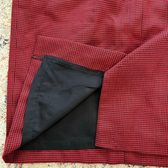 Liz Claiborne red and black houndstooth wool pencil skirt with pockets - Picture 5 of 10